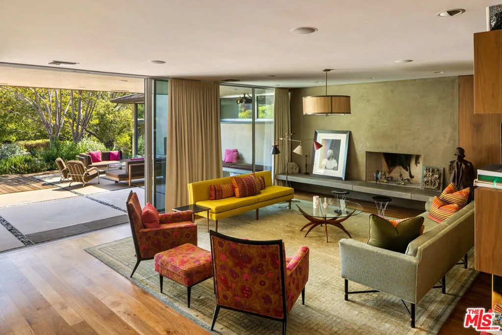 Los Angeles, California 90049, United States, 7 Bedrooms Bedrooms, ,7 BathroomsBathrooms,Residential,Active,108865