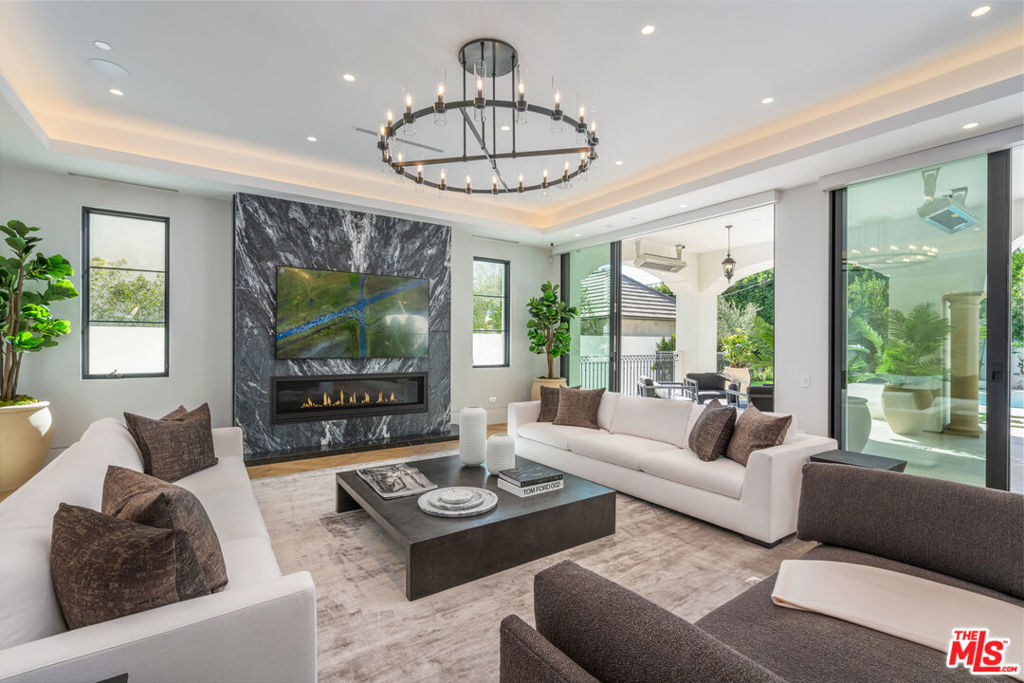 Properties 1 611 N Hillcrest Road
