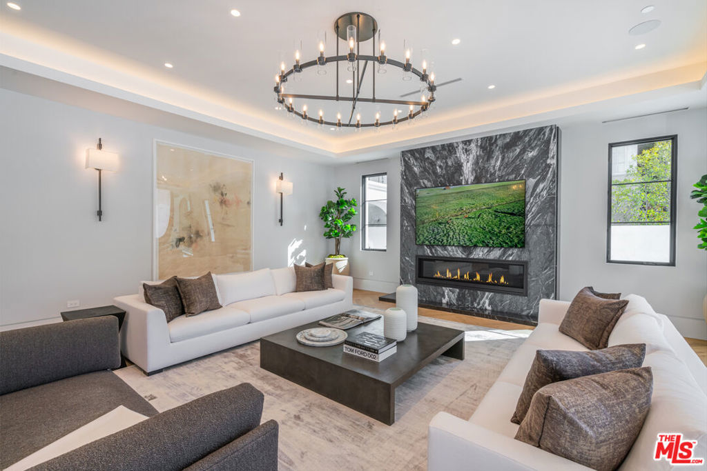 Properties 2 611 N Hillcrest Road