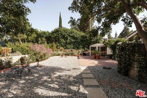 A home in Porter Ranch