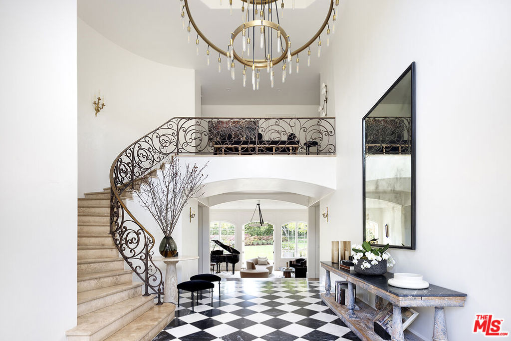 Properties 2 1567 E Valley Road