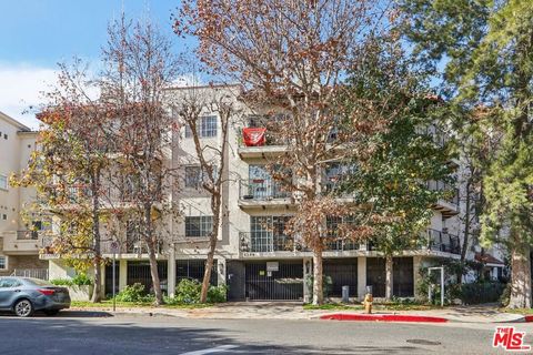 A home in Studio City