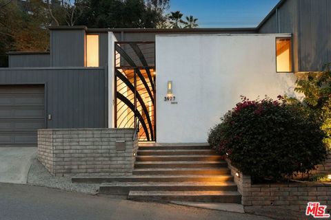 A home in Studio City