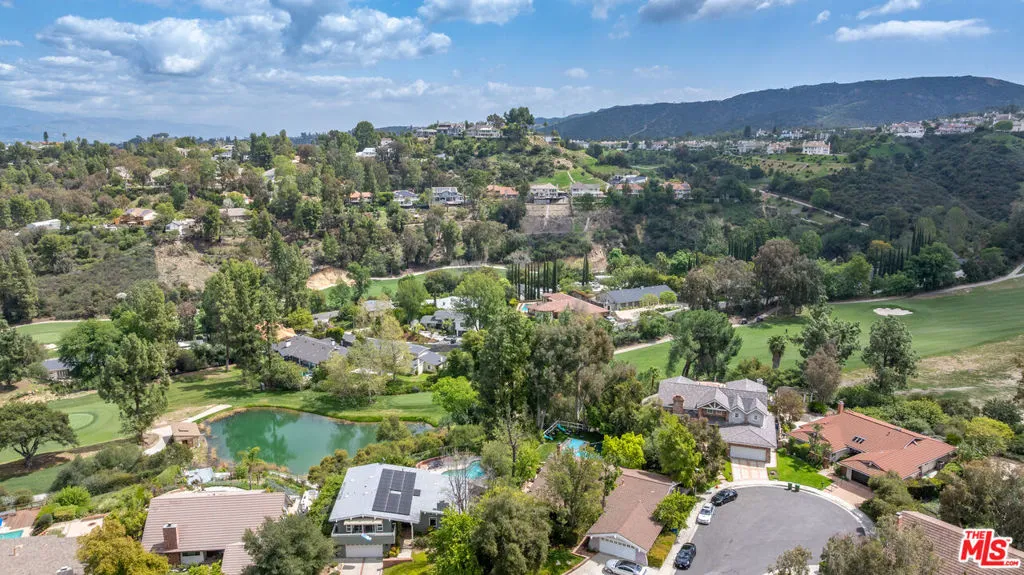 Tarzana, California 91356, United States, 3 Bedrooms Bedrooms, ,3 BathroomsBathrooms,Residential,Pending,102034