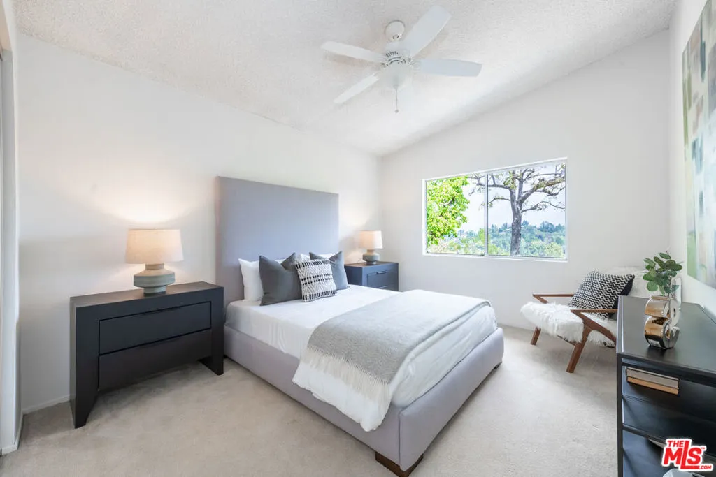 Tarzana, California 91356, United States, 3 Bedrooms Bedrooms, ,3 BathroomsBathrooms,Residential,Pending,102034