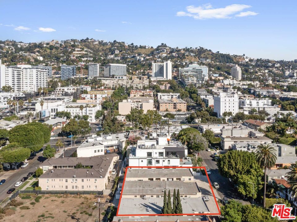 Properties 4 1005 N Croft Avenue
