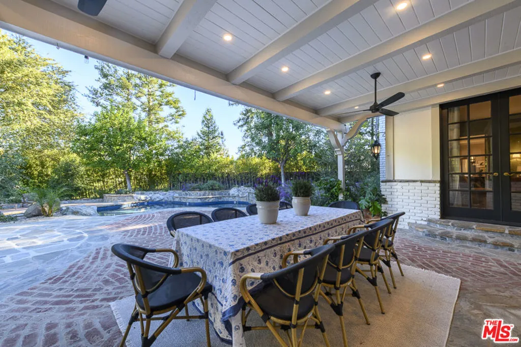 Woodland Hills, California 91364, United States, 4 Bedrooms Bedrooms, ,7 BathroomsBathrooms,Residential,Active,17146