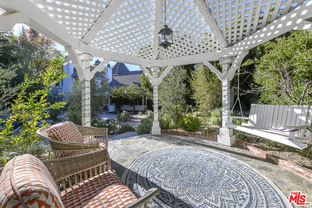 Woodland Hills, California 91364, United States, 4 Bedrooms Bedrooms, ,7 BathroomsBathrooms,Residential,Active,17146