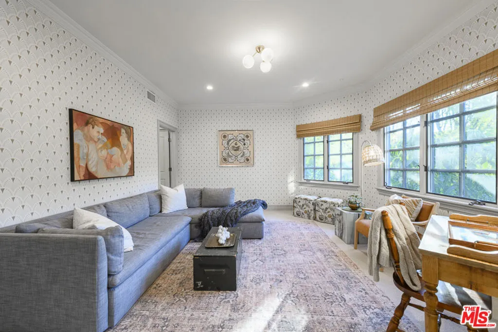 Woodland Hills, California 91364, United States, 4 Bedrooms Bedrooms, ,7 BathroomsBathrooms,Residential,Active,17146