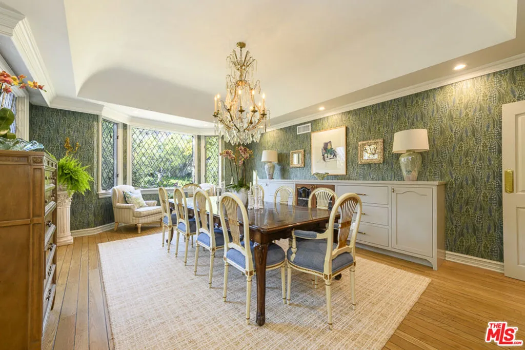 Woodland Hills, California 91364, United States, 4 Bedrooms Bedrooms, ,7 BathroomsBathrooms,Residential,Active,17146