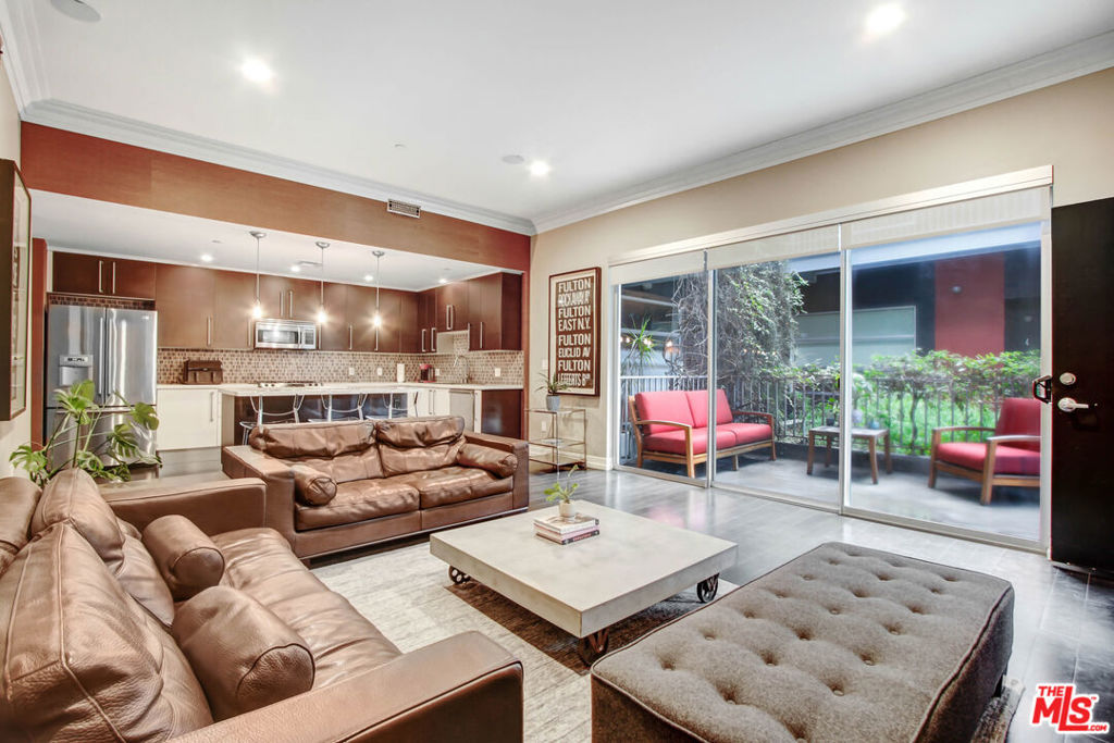 1050 N Gardner Street 2