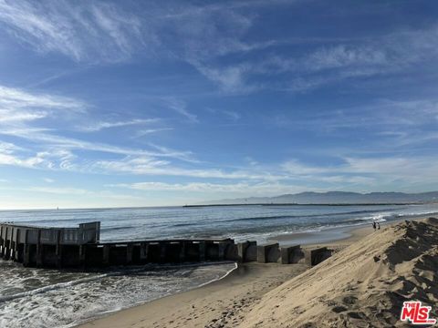 A home in Playa Del Rey