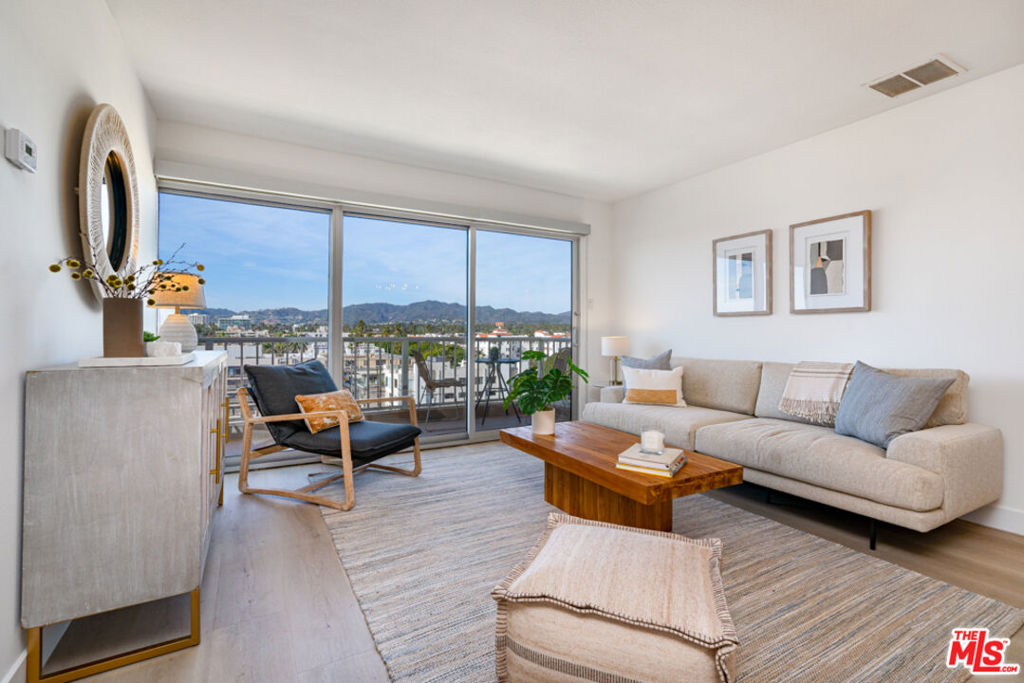 Properties 4 101 California Avenue 805