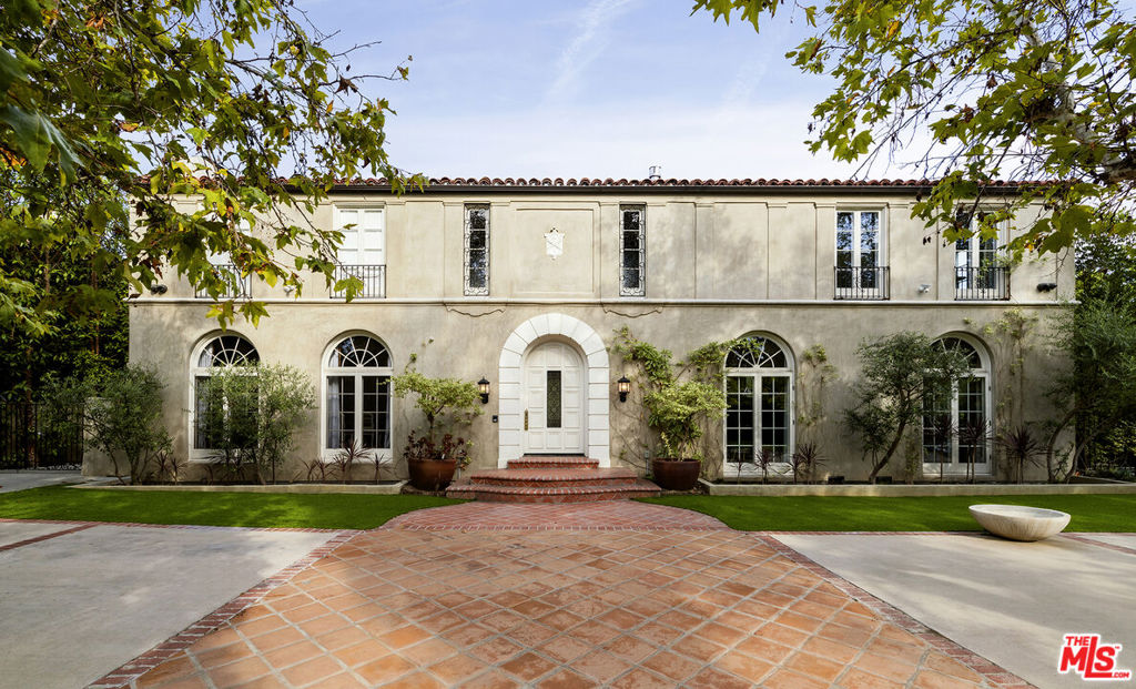 Properties 1 460 S Las Palmas Avenue