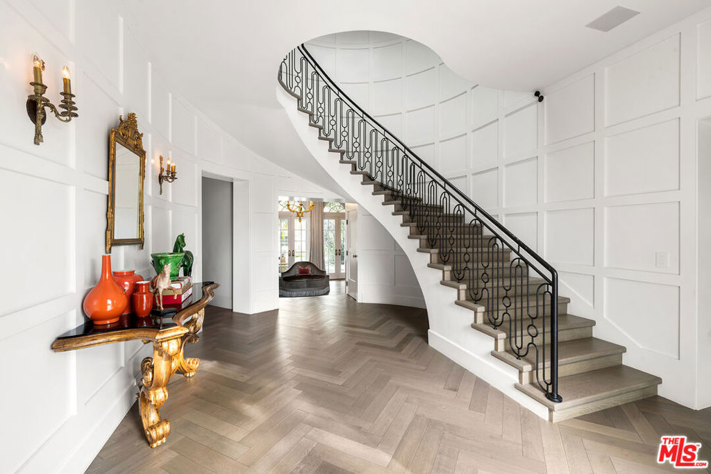 Properties 4 460 S Las Palmas Avenue