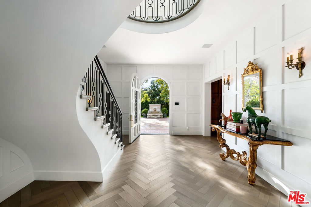 Properties 3 460 S Las Palmas Avenue