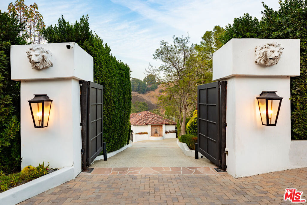 Properties 3 3160 Coldwater Canyon Avenue