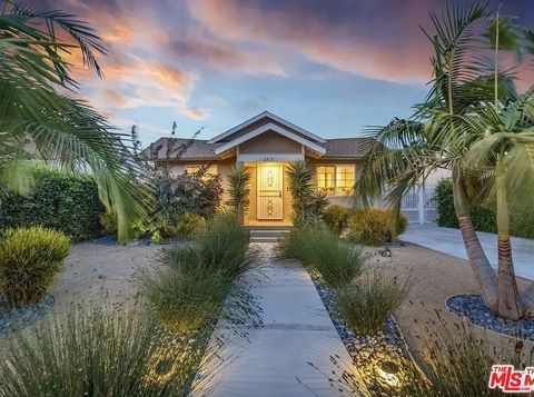 2717 W 74th Street Los Angeles CA 90043