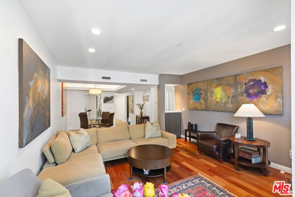 Properties 4 171 N Church Lane 511