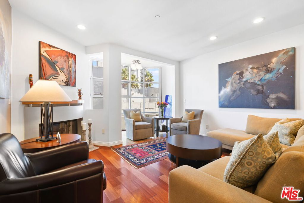 Properties 3 171 N Church Lane 511