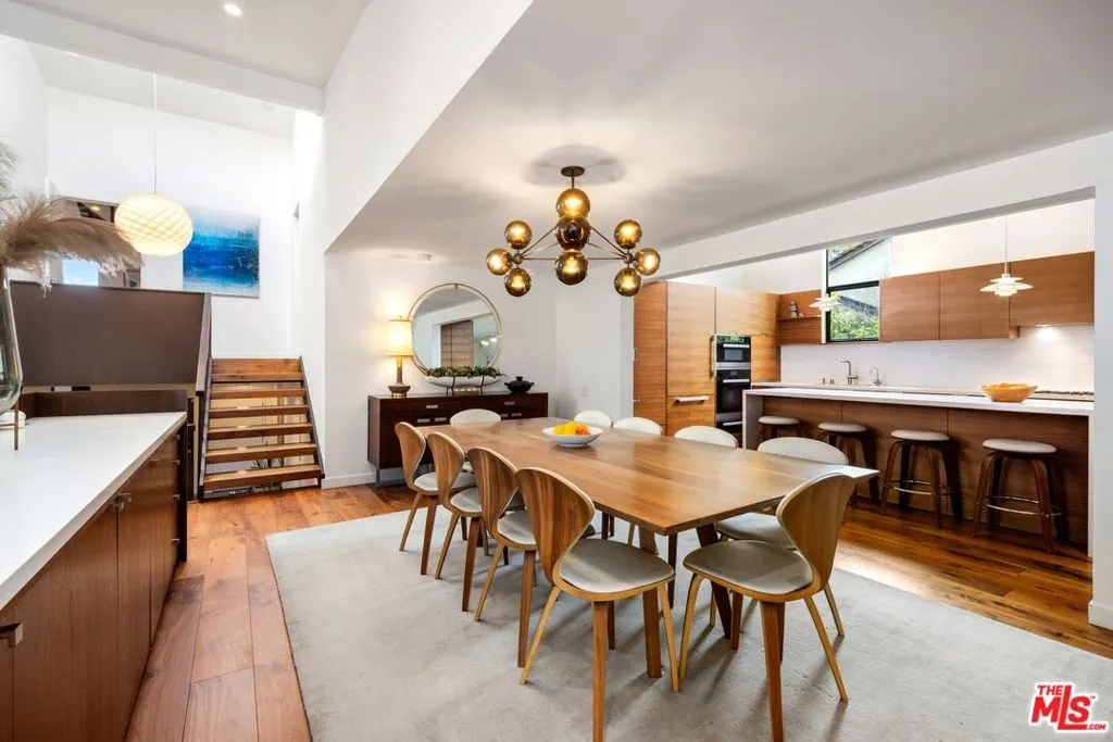 Los Angeles, California 90049, United States, 5 Bedrooms Bedrooms, ,4 BathroomsBathrooms,Residential,Active,79311