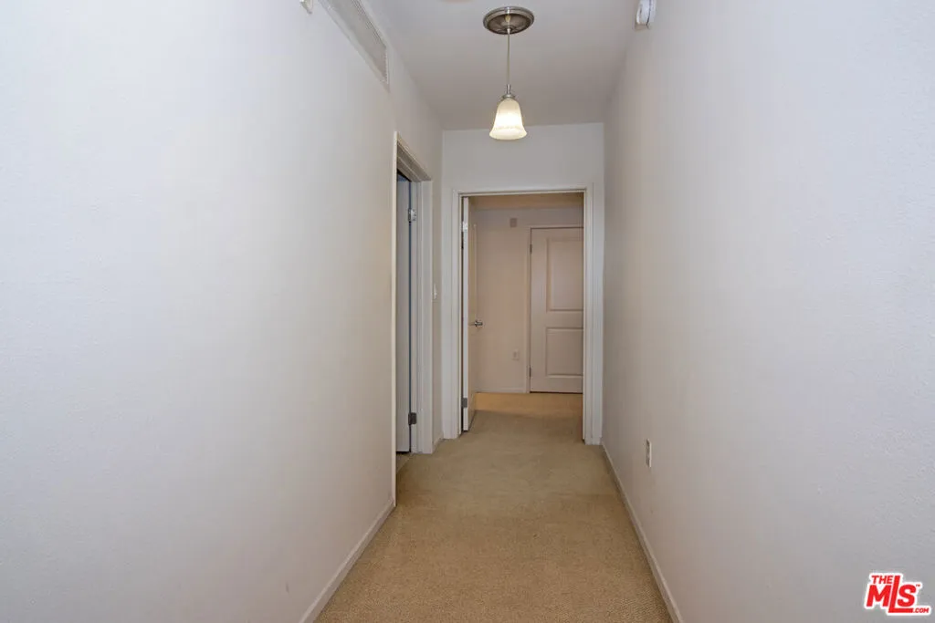 Los Angeles, California 90012, United States, 2 Bedrooms Bedrooms, ,2 BathroomsBathrooms,Residential,Pending,67733