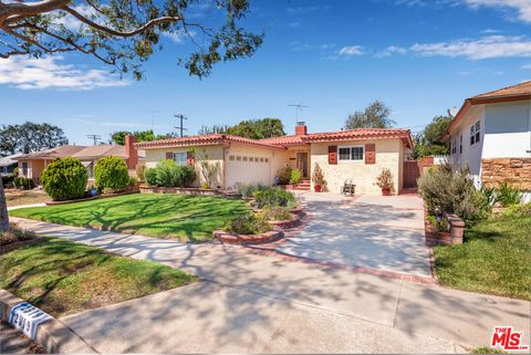 A home in Inglewood