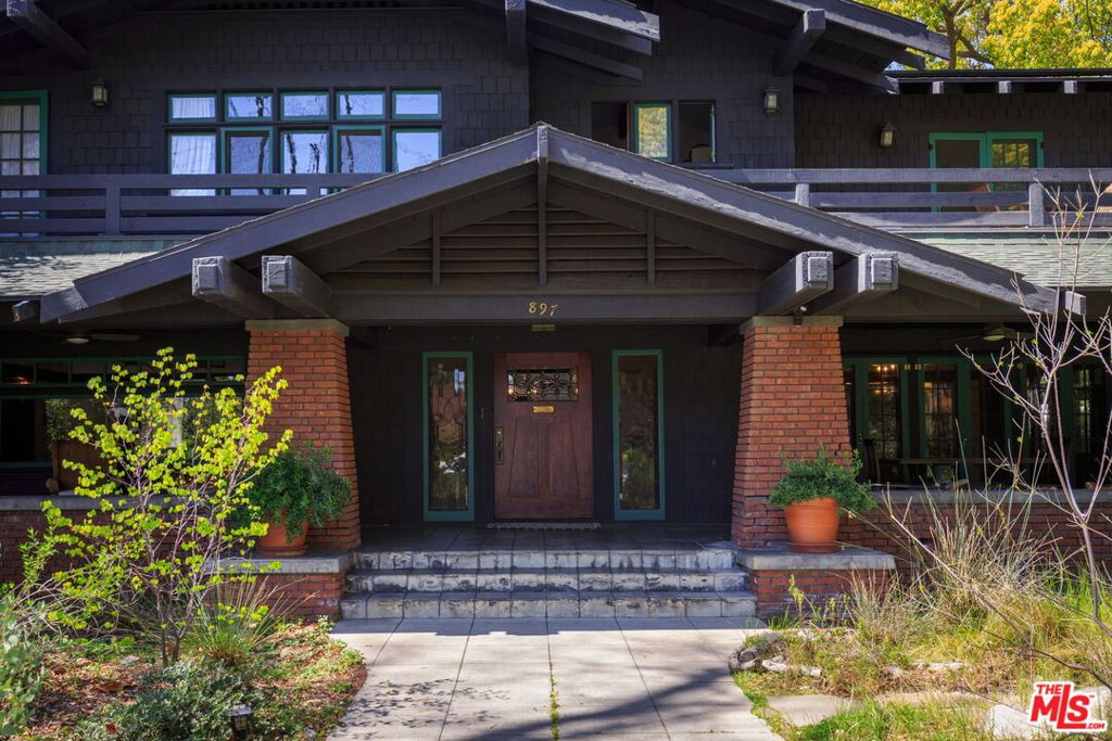Properties 2 897 N Holliston Avenue