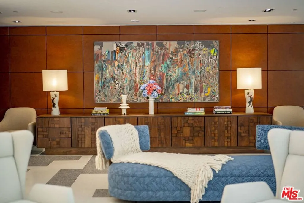 Los Angeles, California 90048, United States, 1 Bedroom Bedrooms, ,2 BathroomsBathrooms,Residential,Active,124546