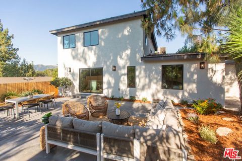 A home in La Crescenta