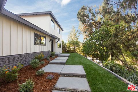 A home in La Crescenta