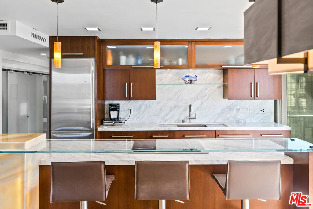 Properties 4 535 Ocean Avenue 8C