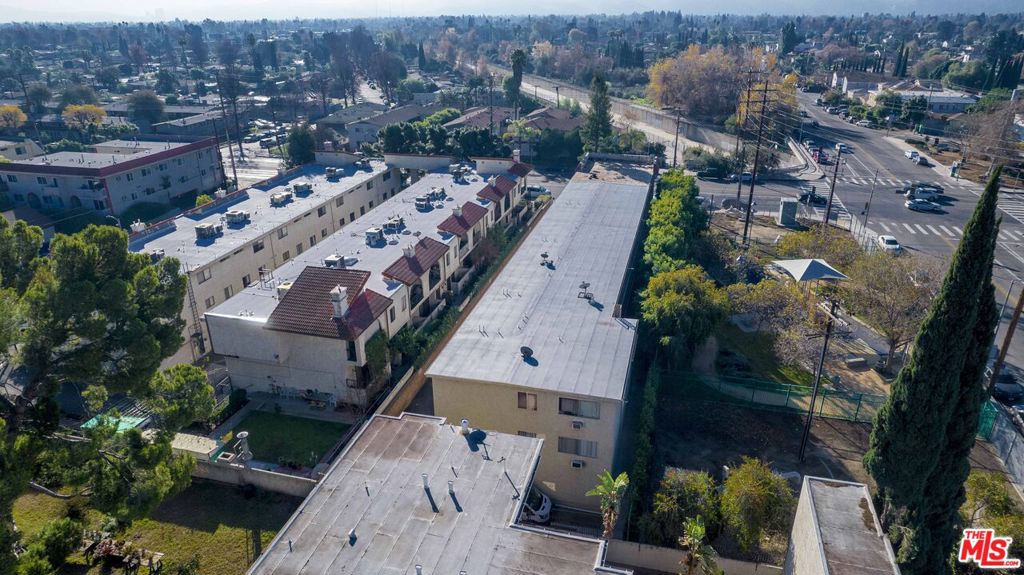 Properties 1 13253 Vanowen Street