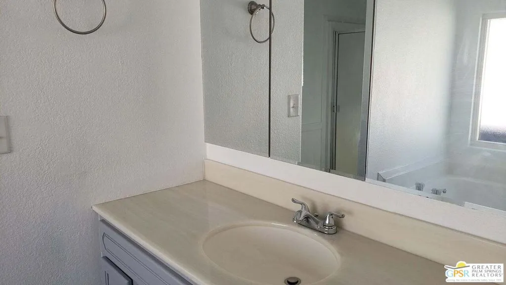 Cathedral City, California 92234, United States, 3 Bedrooms Bedrooms, ,2 BathroomsBathrooms,Residential,Active,85218