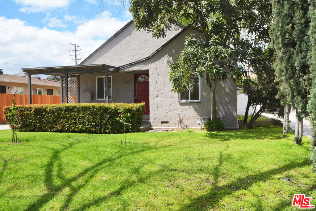 Properties 2 179 W Spazier Avenue