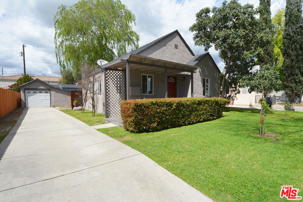 Properties 3 179 W Spazier Avenue