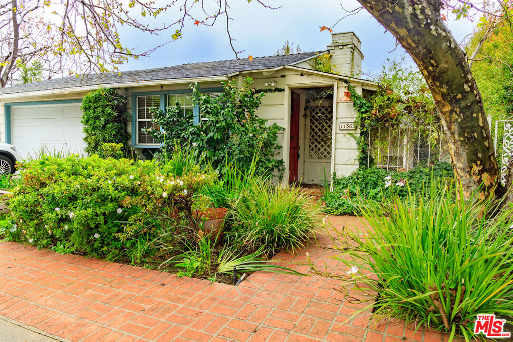 Properties 1 11362 Homedale Street
