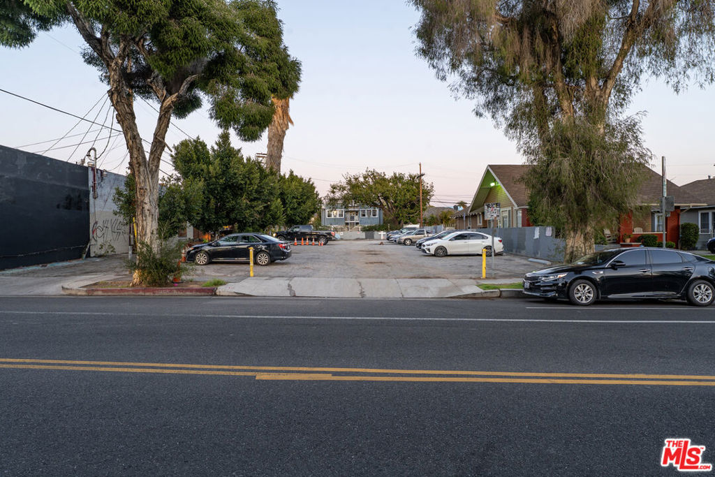 Properties 3 4318 Melrose Avenue