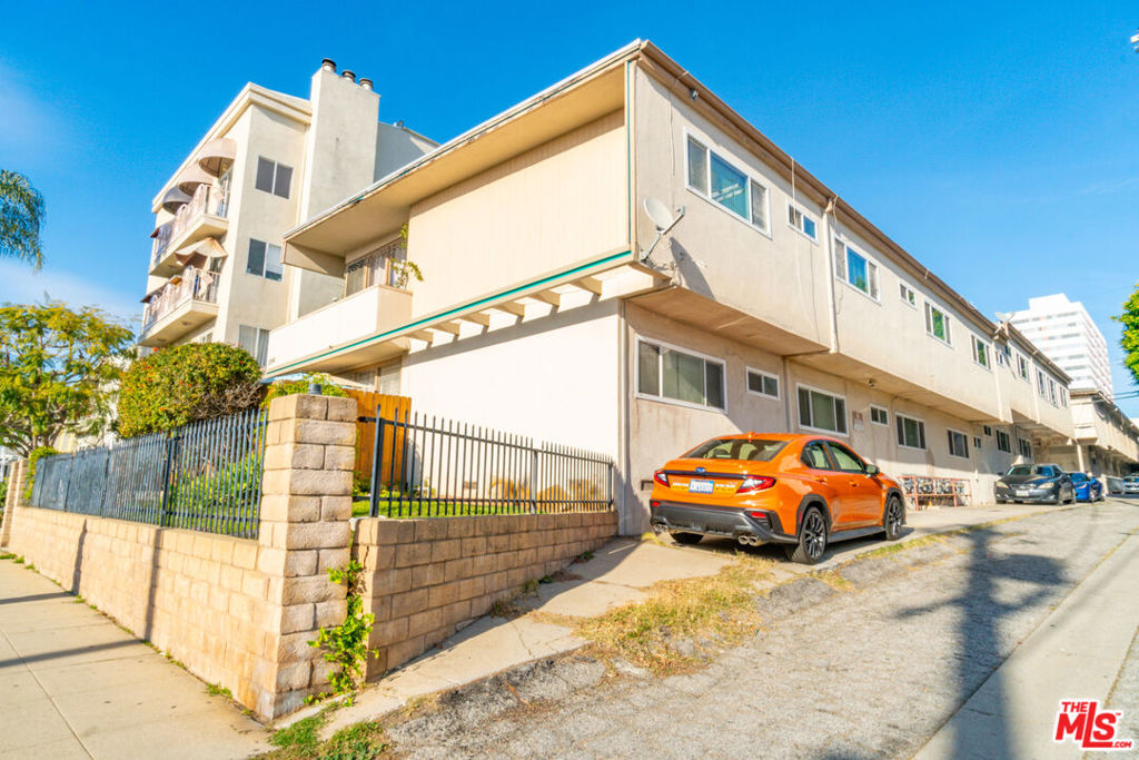 Properties 2 1256 S Westgate Avenue