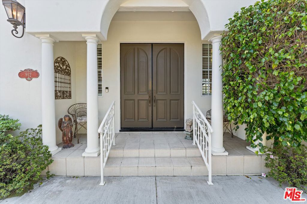 912 Harbor Crossing Lane