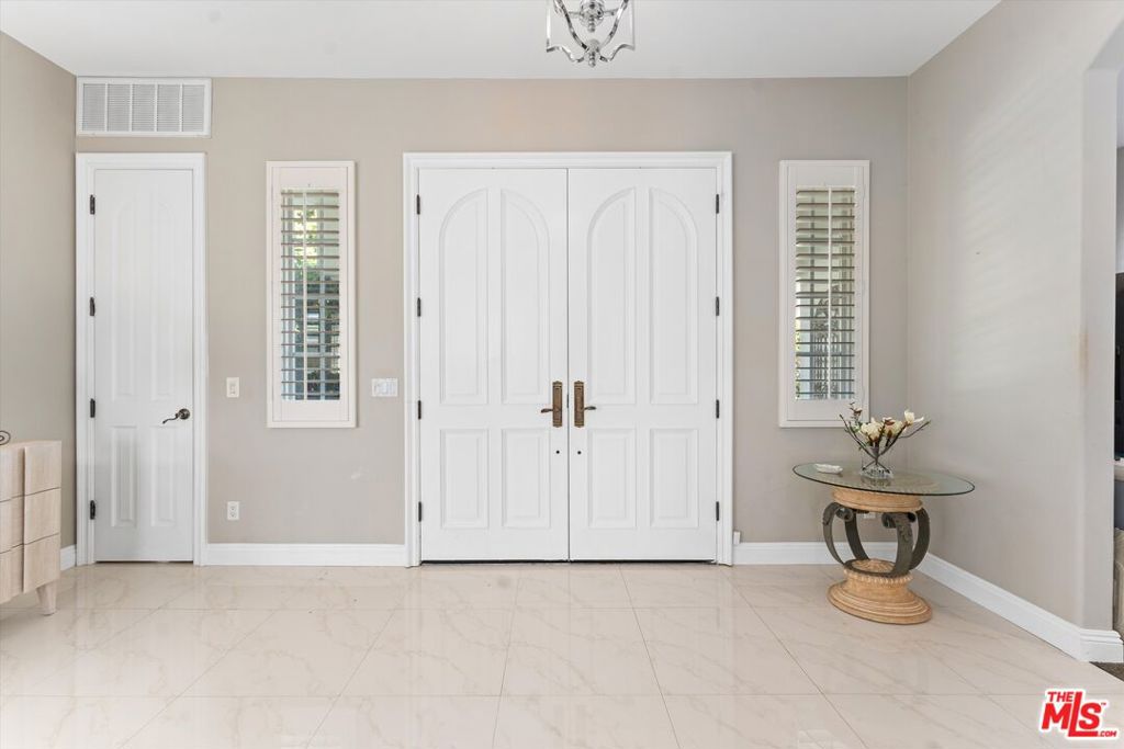 912 Harbor Crossing Lane