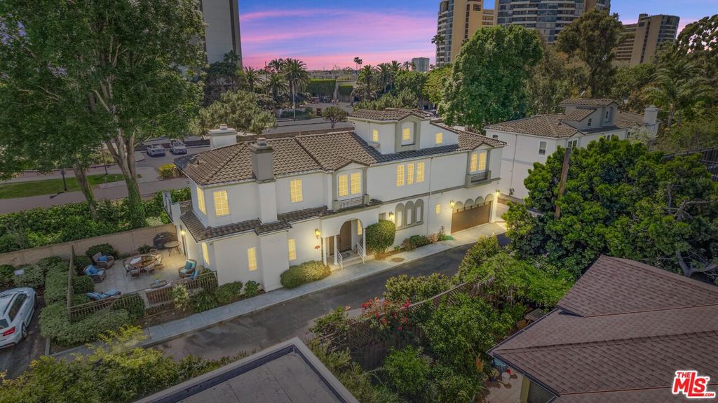 912 Harbor Crossing Lane