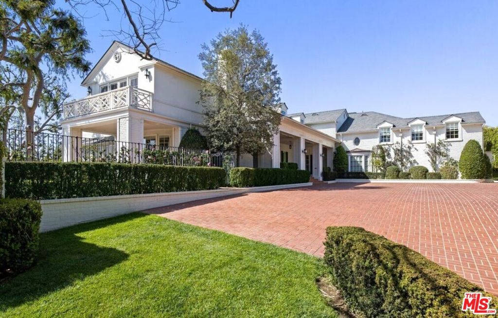 Properties 3 111 N Mapleton Drive