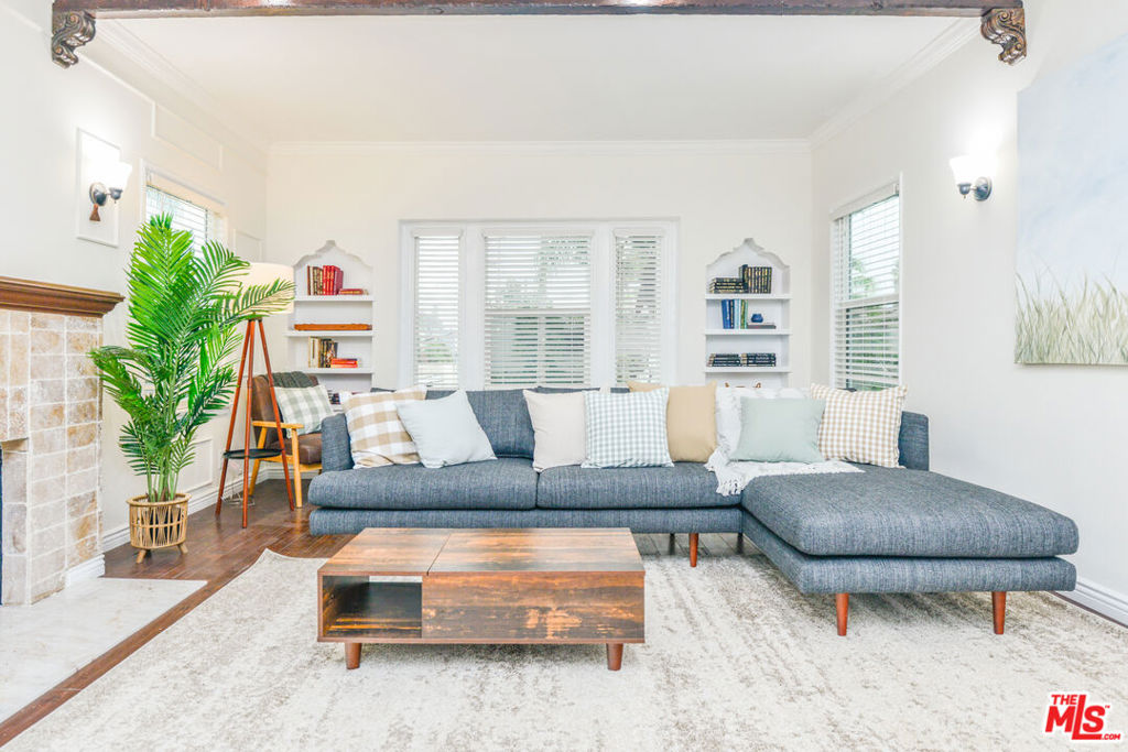 Properties 1 1017 S Alfred Street