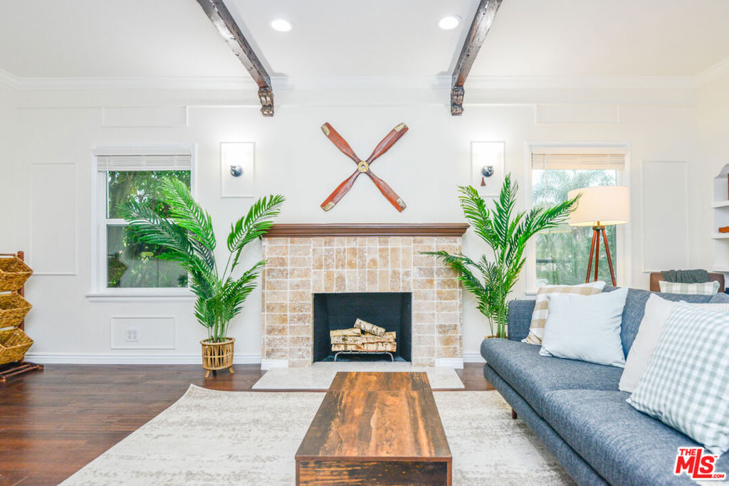 Properties 2 1017 S Alfred Street