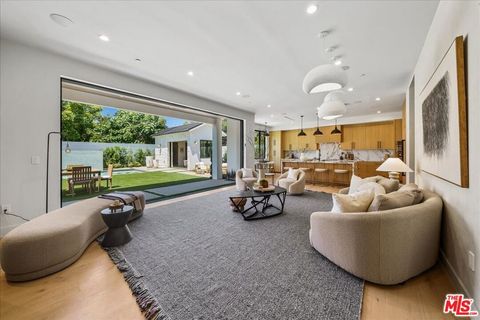 A home in Studio City