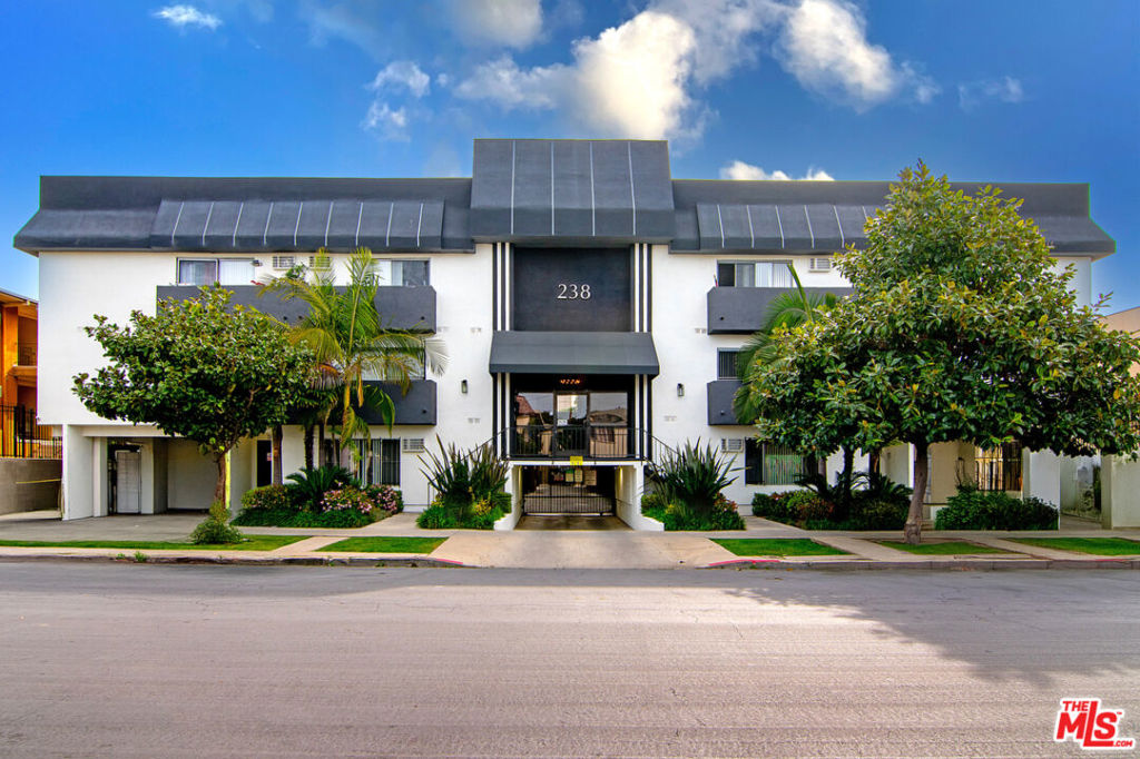 Properties 1 238 S Serrano Avenue
