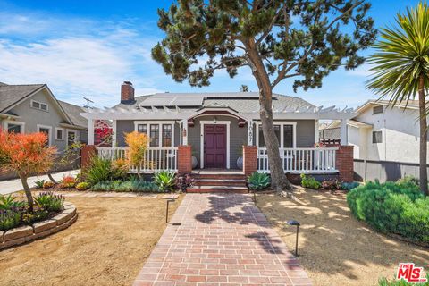 Single Family Residence in Los Angeles CA 1087 Plymouth Boulevard.jpg