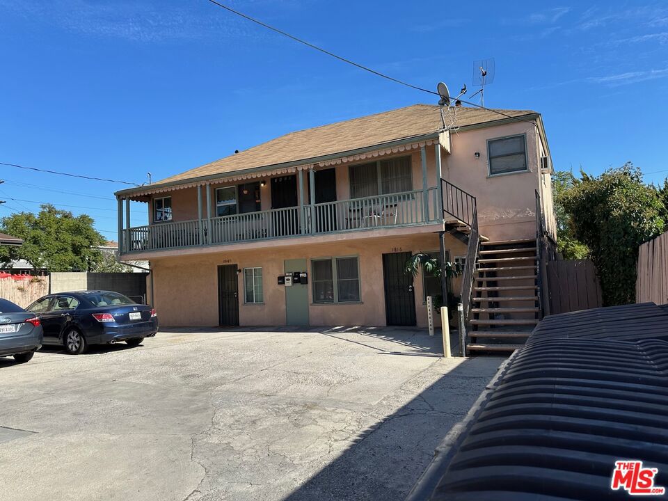 1816 Hillhurst Avenue