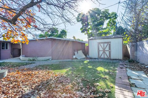 A home in Reseda